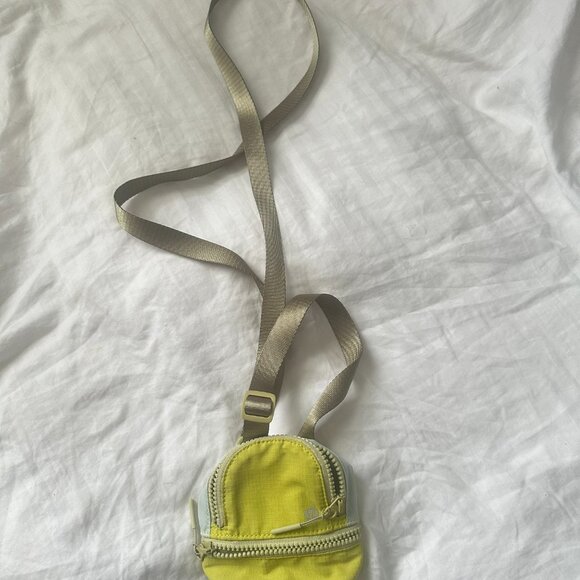 Lululemon City Adventurer Nano Crossbody Bag Yellow Serpentine/Ocean Air… - Picture 7 of 7